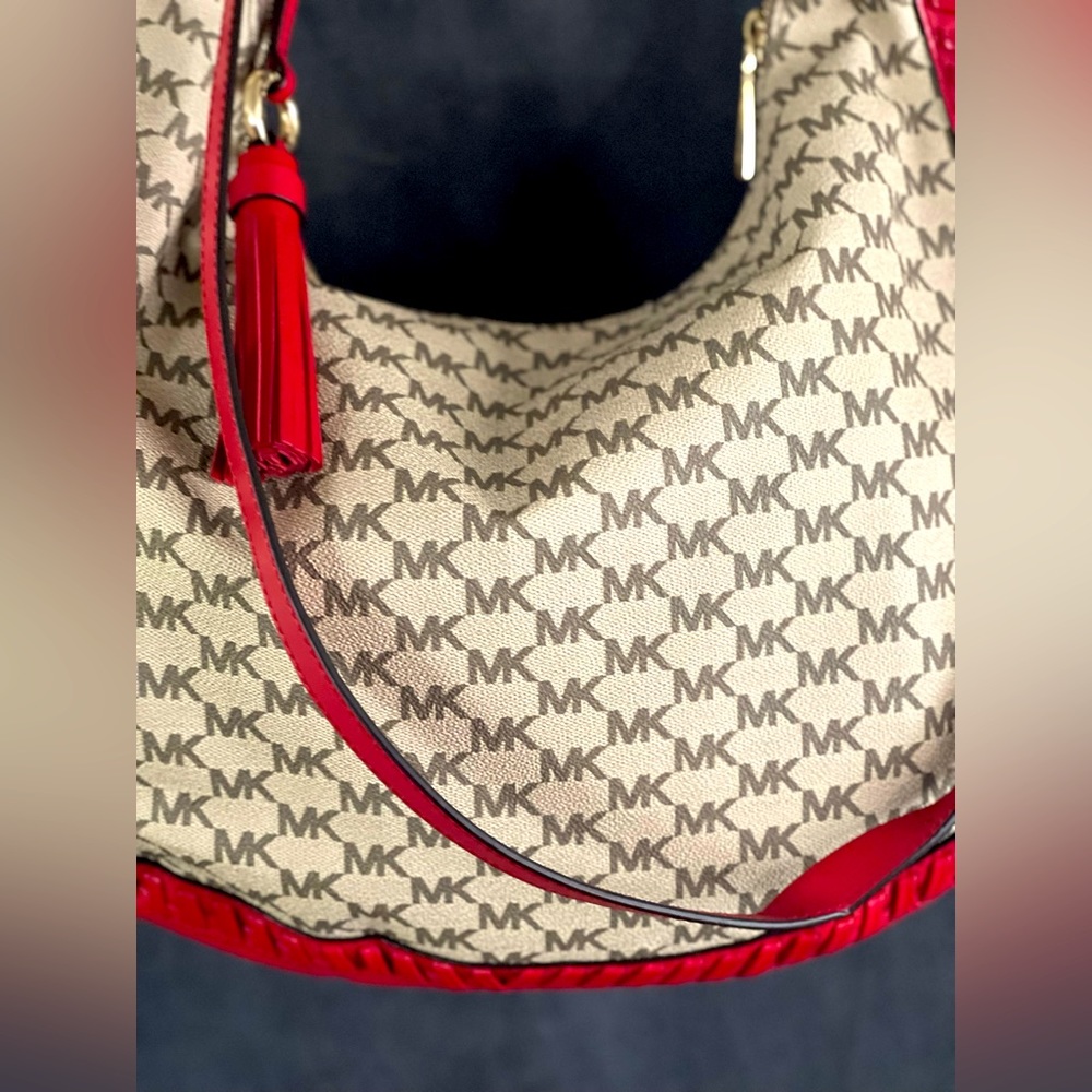 Michael Kors handbag - Picture 2 of 6